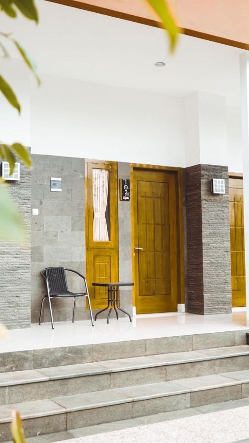Hotel Kaliu Pacitan Exterior foto