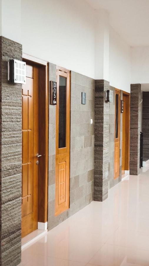 Hotel Kaliu Pacitan Exterior foto