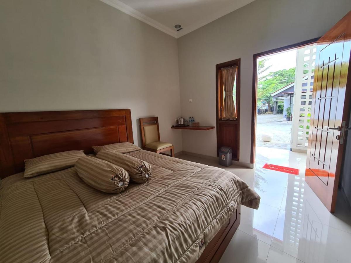 Hotel Kaliu Pacitan Exterior foto