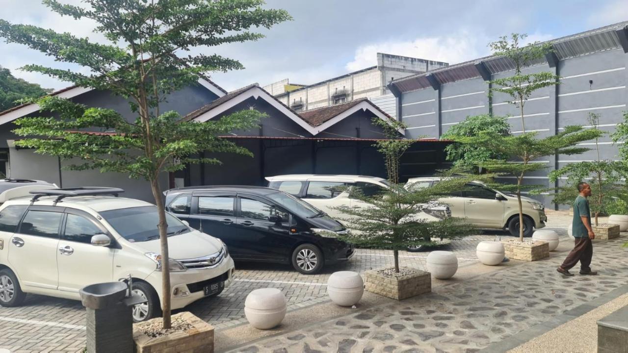 Hotel Kaliu Pacitan Exterior foto